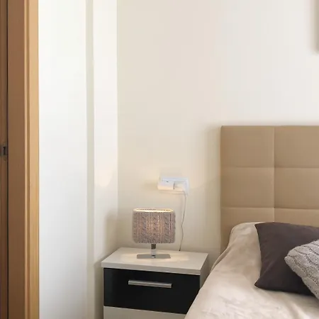 Апартаменти Atico De Jardines