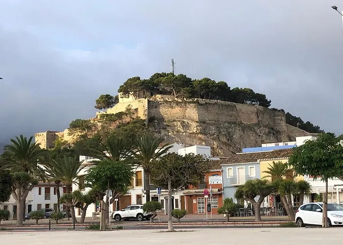 Atico De Jardines * Денія