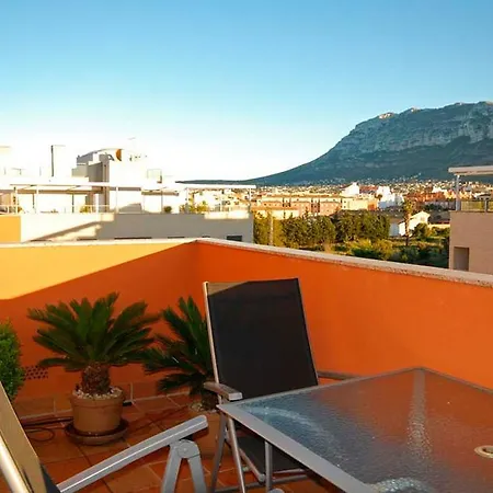 ático De Jardines Apartamento